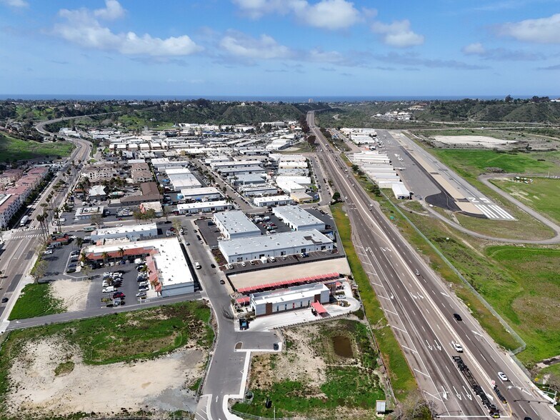230 Roymar Rd, Oceanside, CA à louer - Aérien – Image 2 sur 8