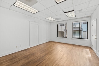 602-616 Santa Monica Blvd, Santa Monica, CA à louer Photo intérieure– Image 1 sur 3