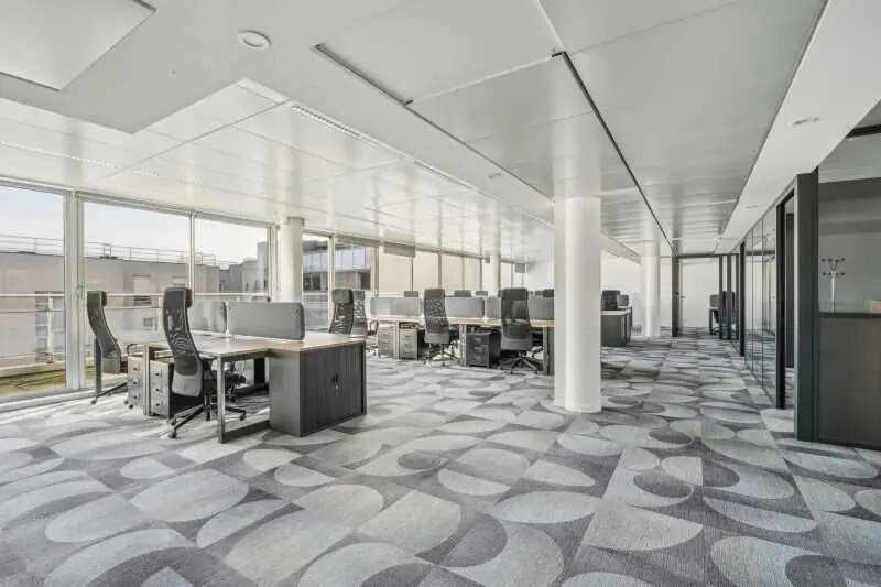 70 Rue Rivay, Levallois-Perret à louer - Photo de l’immeuble – Image 1 sur 8