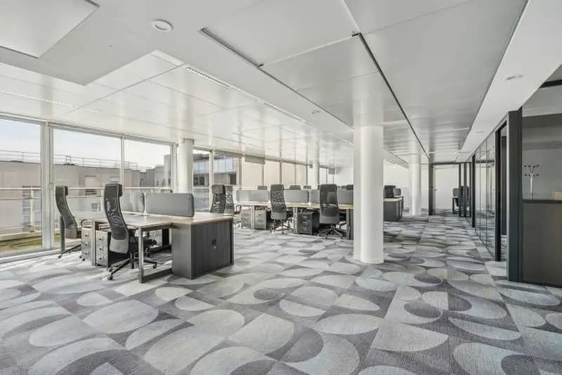 70 Rue Rivay, Levallois-Perret à louer Photo de l’immeuble– Image 1 sur 9
