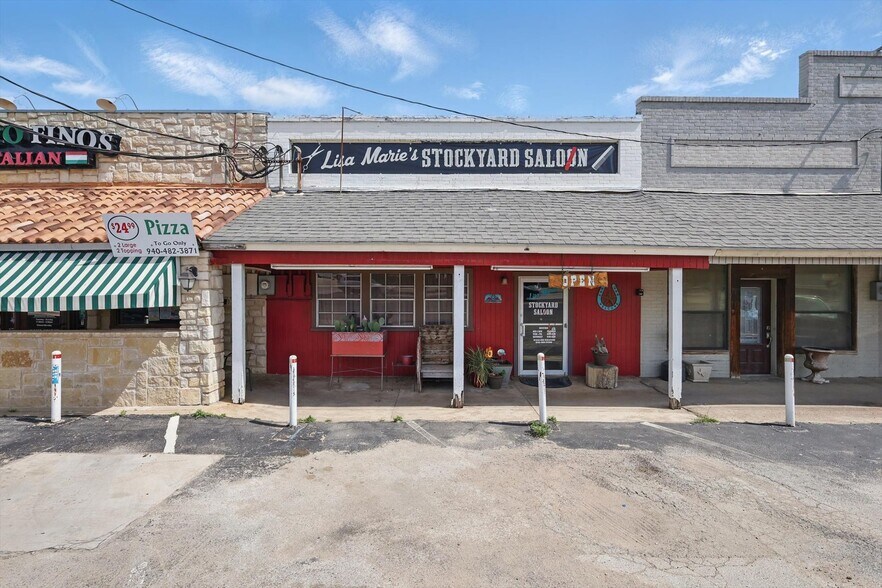 206 W McCart St, Krum, TX à vendre - Photo de l’immeuble – Image 3 sur 34