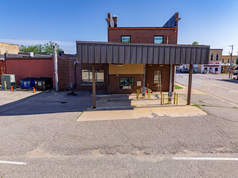 129 E Bridge St, New Lisbon, WI à vendre - Photo de l’immeuble – Image 3 sur 62