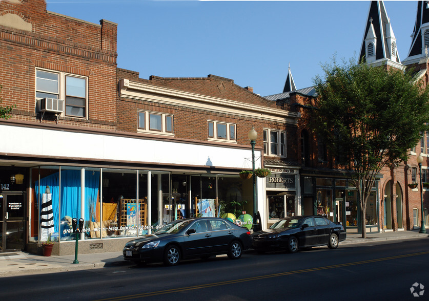 144-146 N Queen St, Martinsburg, WV à vendre - Photo principale – Image 1 sur 2