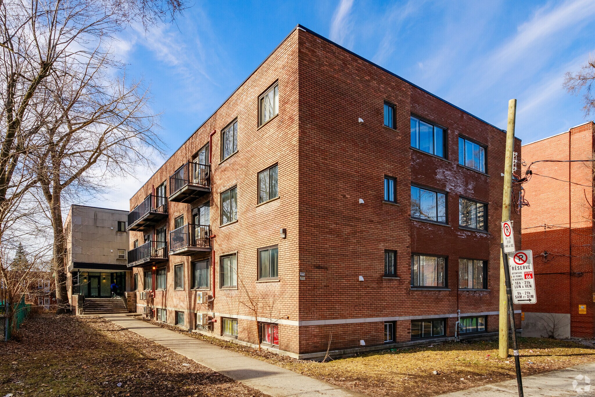 4988 Av Clanranald, Montréal, QC à vendre Photo principale– Image 1 sur 4