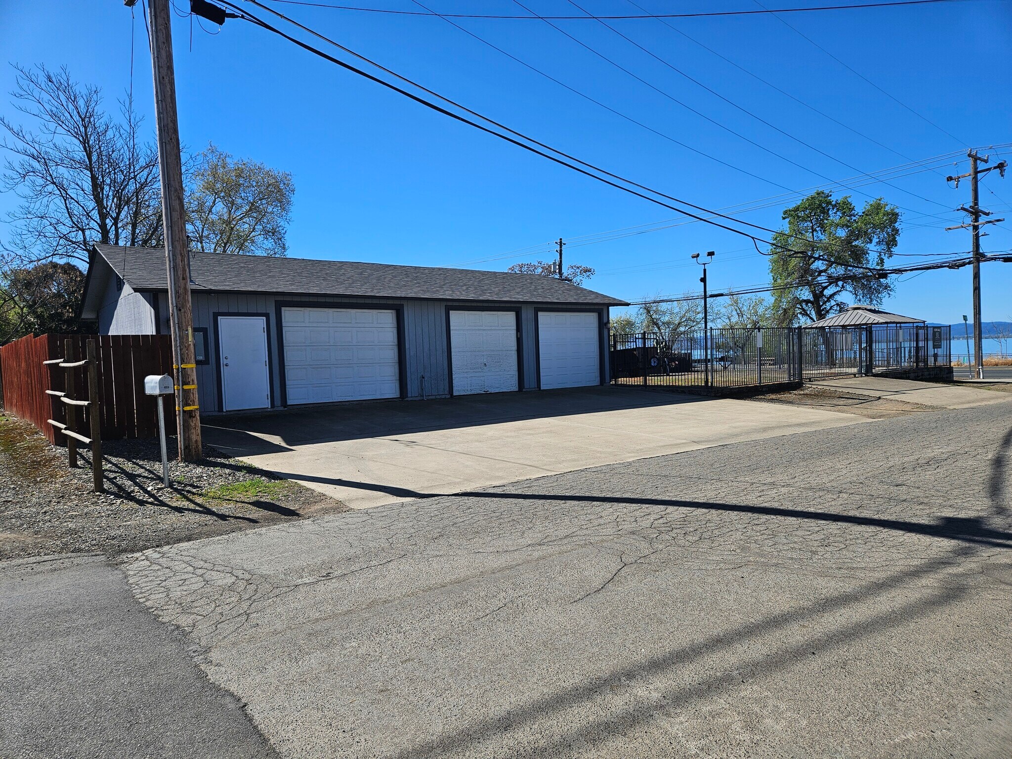 6320 CA-20 Hwy, Lucerne, CA à vendre Photo principale– Image 1 sur 5
