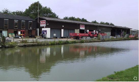 Old Wolverton Rd, Milton Keynes à louer Photo principale– Image 1 sur 2