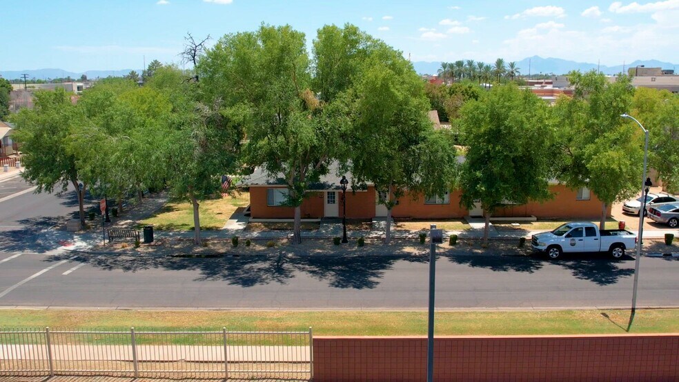 7162 N 57th Ave, Glendale, AZ à vendre - Vidéo sur l’annonce professionnelle – Image 2 sur 45