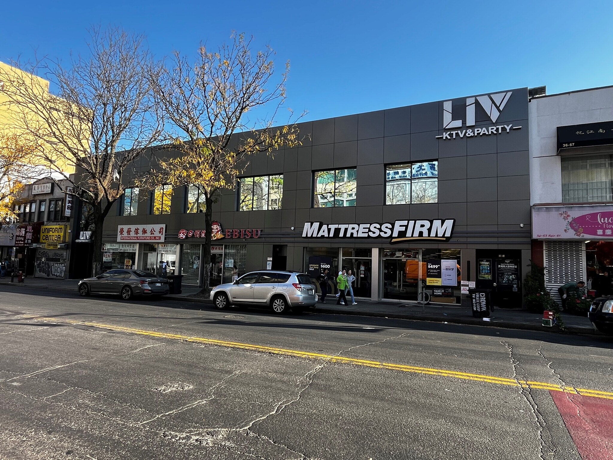 3641 Main St, Flushing, NY à louer Photo de l’immeuble– Image 1 sur 4