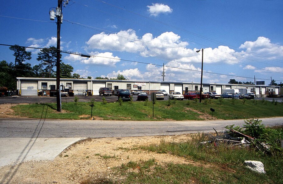 2190 Coffee Rd, Lithonia, GA à vendre - Photo de l’immeuble – Image 2 sur 4