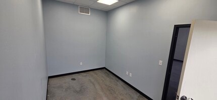 5818 S 107th East Ave, Tulsa, OK à louer Photo intérieure– Image 2 sur 5