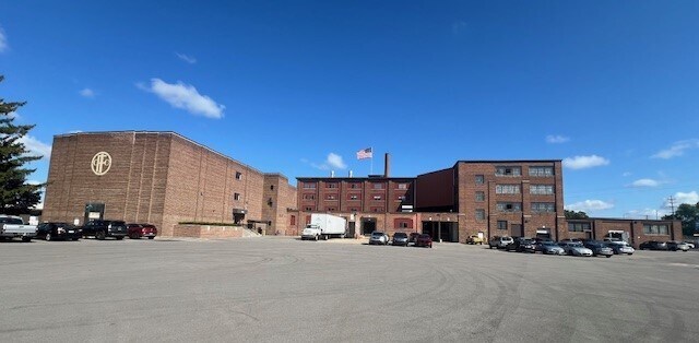 1642 Broadway Ave NW, Grand Rapids, MI à louer - Photo de l’immeuble – Image 3 sur 5