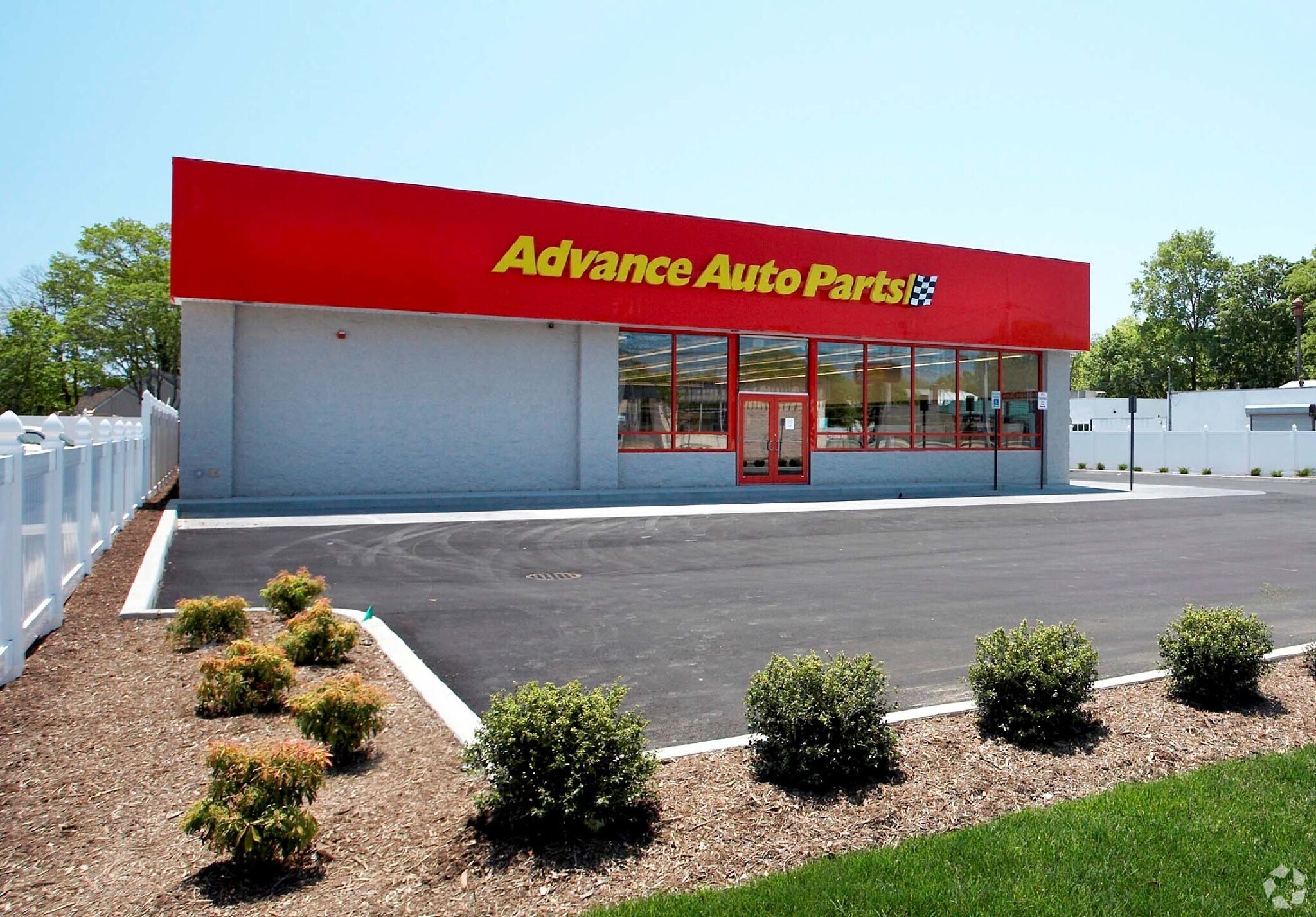 9 W Montauk Hwy, Lindenhurst, NY à vendre Photo principale– Image 1 sur 6