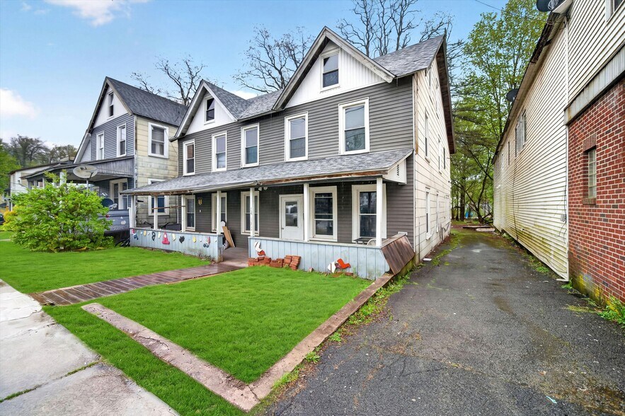 16 Church St, Liberty, NY à vendre - Photo de l’immeuble – Image 1 sur 24
