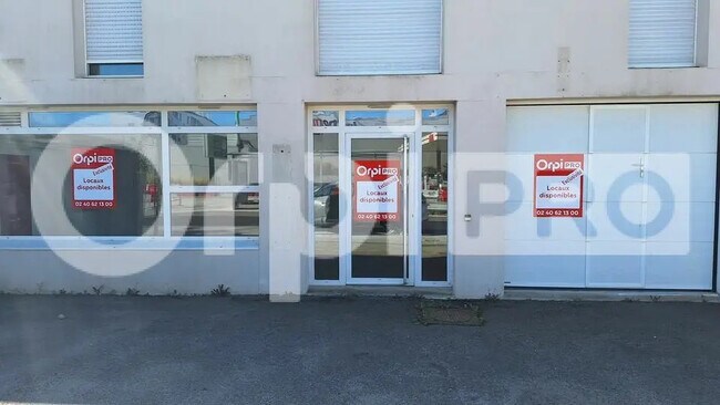 Plus de détails pour Local commercial à vendre
