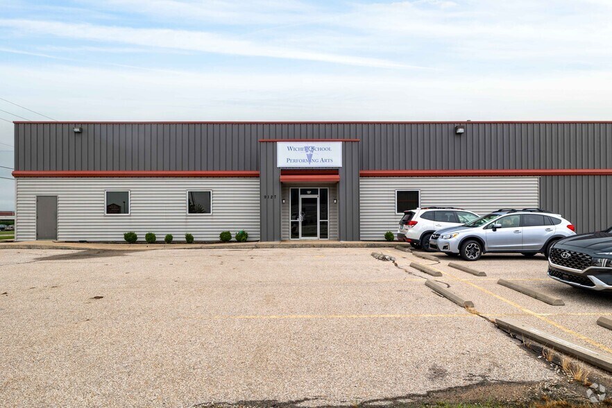 9127 E 37th St, Wichita, KS à louer - Photo de l’immeuble – Image 2 sur 10