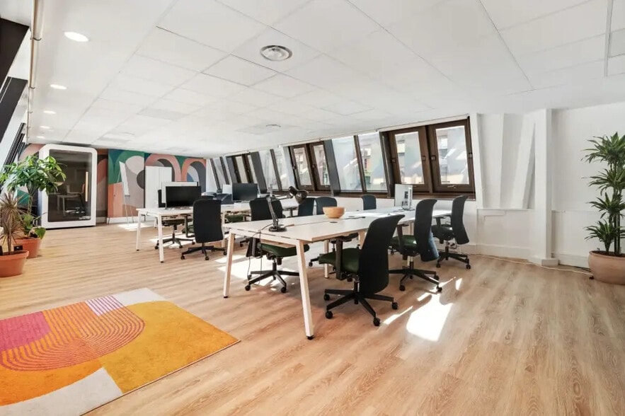 33 Rue Du Sentier, Paris à louer - Photo de l’immeuble – Image 1 sur 8