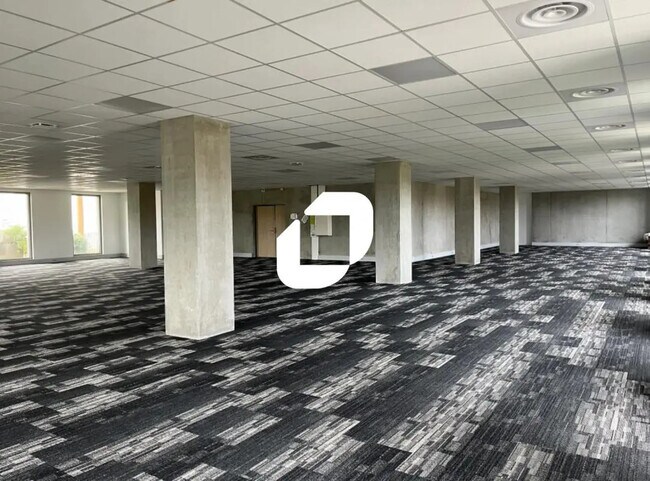 Plus de détails pour 10 Bis Avenue Des Ftpf, Échirolles - Bureau à louer
