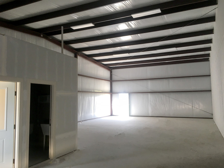 520 County Road 108, Hutto, TX à louer - Photo intérieure – Image 3 sur 5