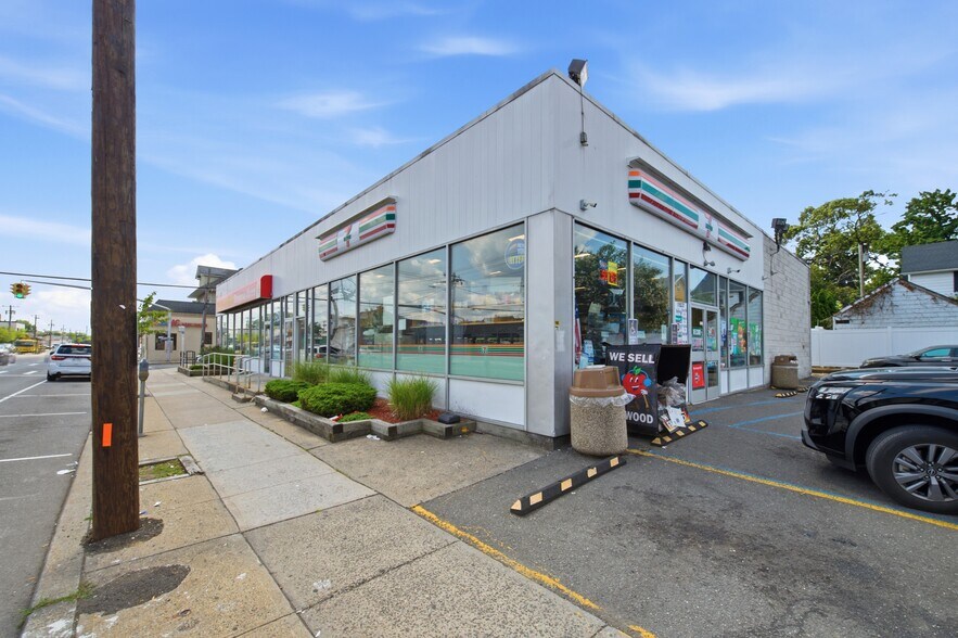 58-60 E Merrick Rd, Valley Stream, NY à vendre - Photo de l’immeuble – Image 3 sur 6