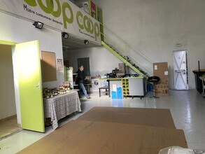 Local d’activités dans Aubagne à louer Photo intérieure– Image 1 sur 4