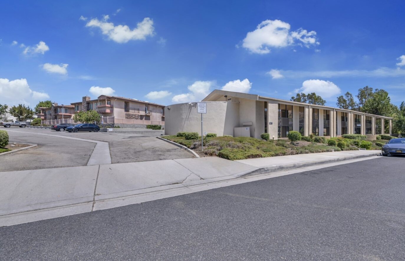 5210 Lewis Rd, Agoura Hills, CA à louer Photo de l’immeuble– Image 1 sur 19