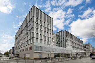Plus de détails pour 2 Rue George Stephenson, Montigny-le-Bretonneux - Bureau à louer