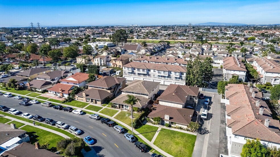 13561 Arizona St, Westminster, CA à vendre - Photo de l’immeuble – Image 3 sur 15