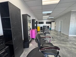 3501-3531 NW 19th St, Fort Lauderdale, FL à louer Photo de l’immeuble– Image 2 sur 10