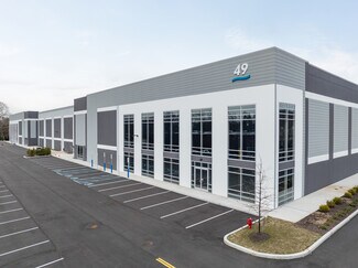 Plus de détails pour 49 Mall Dr, Commack, NY - Industriel/Logistique à louer