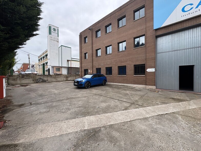 Calle Cobalto, 61, Valladolid, Valladolid à louer - Photo de l’immeuble – Image 3 sur 10