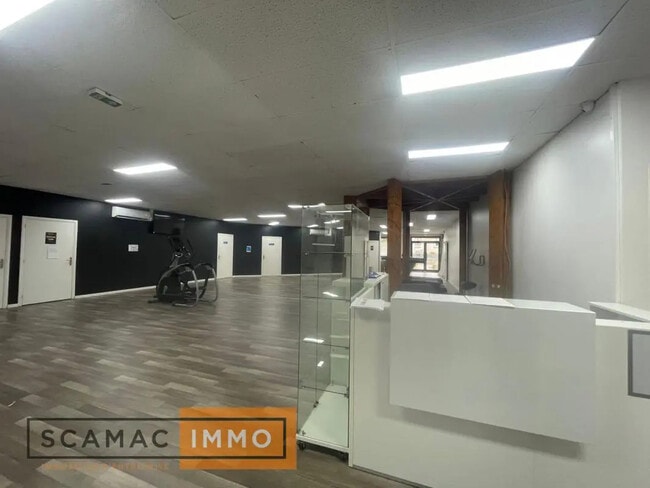 Plus de détails pour Local commercial à vendre