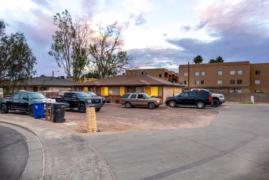 421 E 6th Dr, Mesa, AZ à vendre - Photo principale – Image 1 sur 10