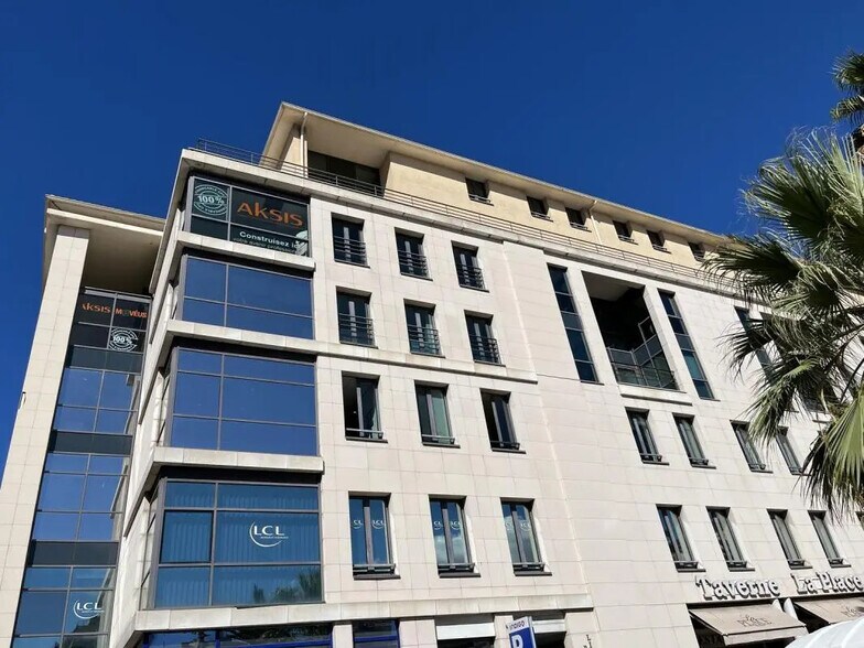 Bureau dans Toulon à louer - Photo de l’immeuble – Image 1 sur 11