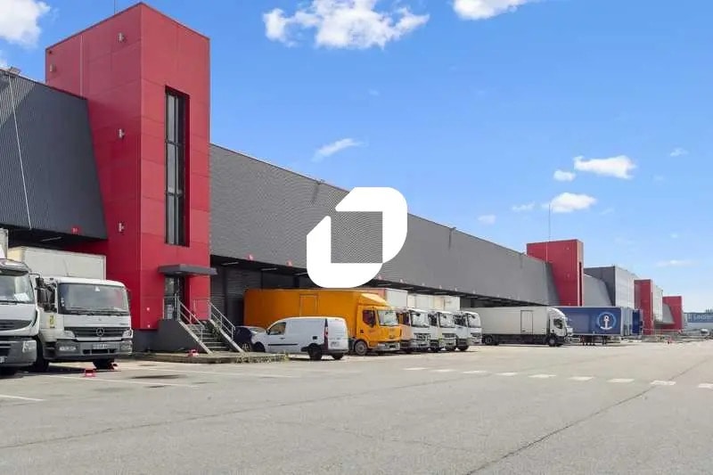 Industriel/Logistique dans Le Blanc-Mesnil à louer - Photo de l’immeuble – Image 1 sur 14