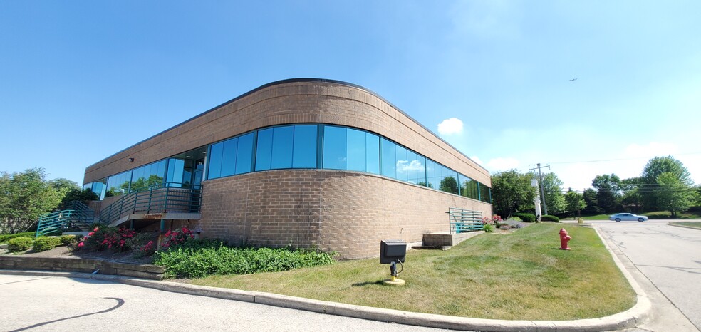 910 W Lake St, Roselle, IL à louer - Photo de l’immeuble – Image 1 sur 6