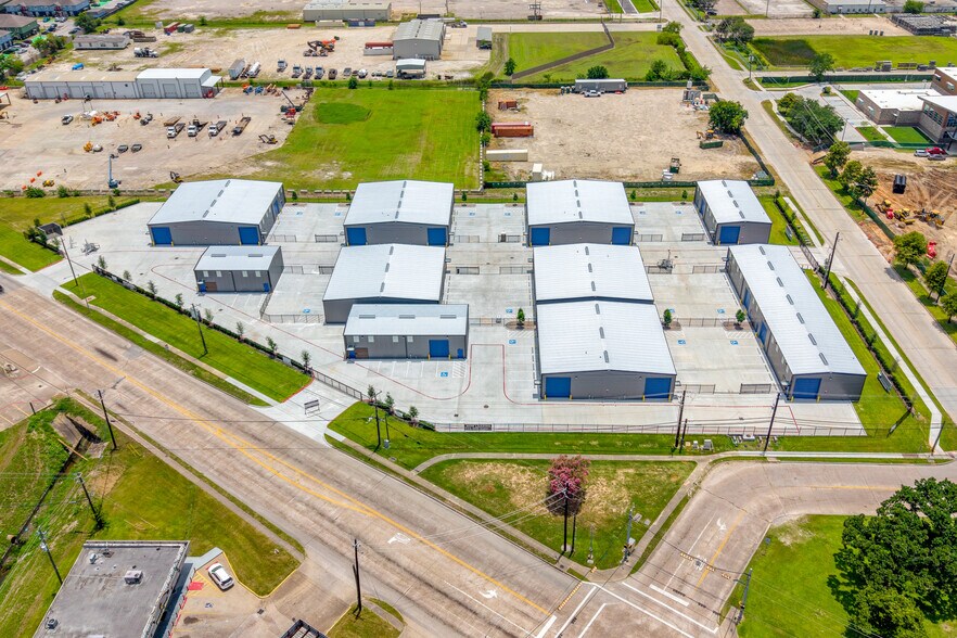 3386 Red Bluff Rd., Pasadena, TX à louer - Photo de l’immeuble – Image 3 sur 11