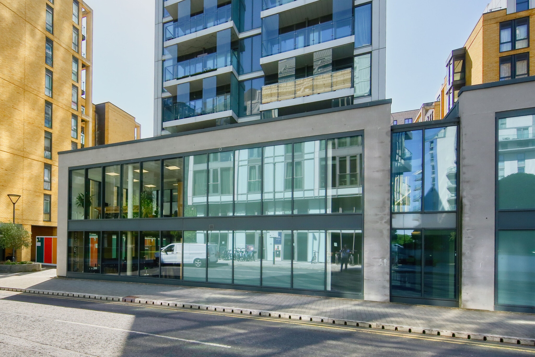 21 Enterprise Way, Londres à louer Photo de l’immeuble– Image 1 sur 11