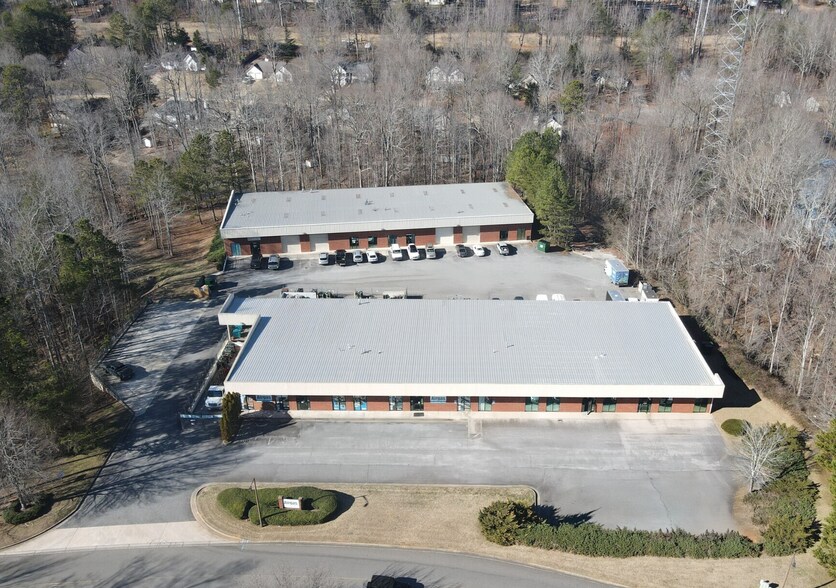 1479 Ventura Dr, Cumming, GA à vendre - Photo de l’immeuble – Image 2 sur 28
