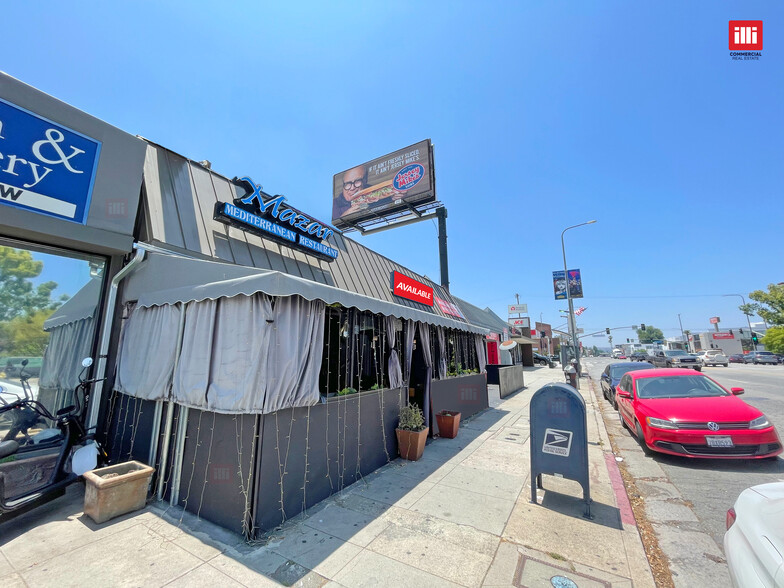 21926-21928 Ventura Blvd, Woodland Hills, CA à louer - Photo de l’immeuble – Image 2 sur 7