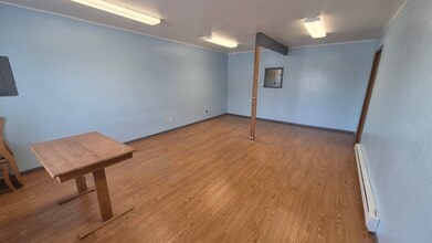 612 Dunlap St, La Conner, WA à louer Photo intérieure– Image 2 sur 7