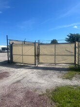 2201 SE Indian St, Stuart, FL à louer Autre– Image 1 sur 3
