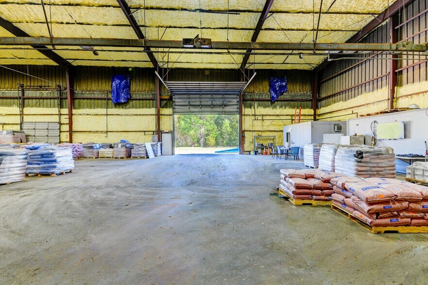 819 Industrial Rd, Centerville, TN à vendre - Photo de l’immeuble – Image 3 sur 14