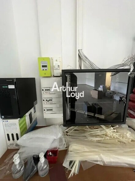 Bureau dans Fréjus à louer - Photo de l’immeuble – Image 3 sur 4