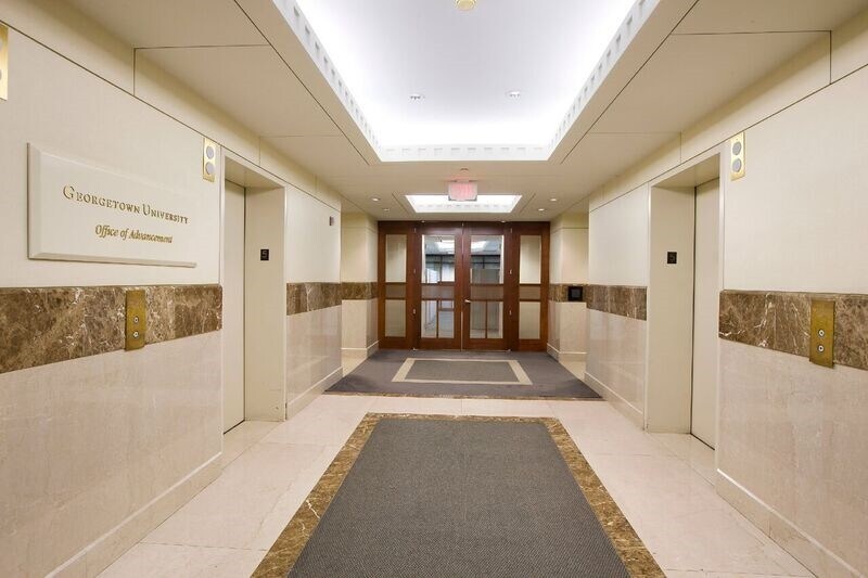 2115 Wisconsin Ave NW, Washington, DC à louer - Hall d’entrée – Image 3 sur 9