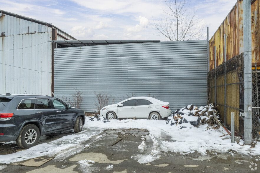 995 E 49th St, Brooklyn, NY à vendre - Photo de l’immeuble – Image 3 sur 6