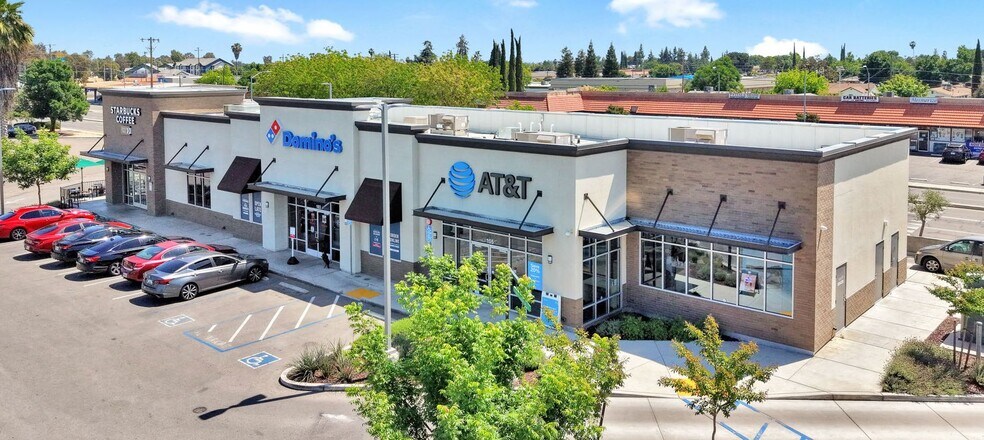 301-343 W Olive Ave, Madera, CA à louer - Photo de l’immeuble – Image 1 sur 9