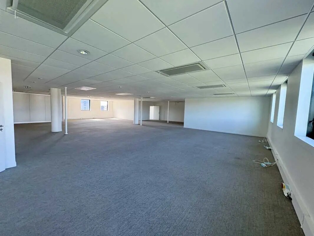 Bureau dans Margny-lès-Compiègne à louer Photo de l’immeuble– Image 1 sur 10