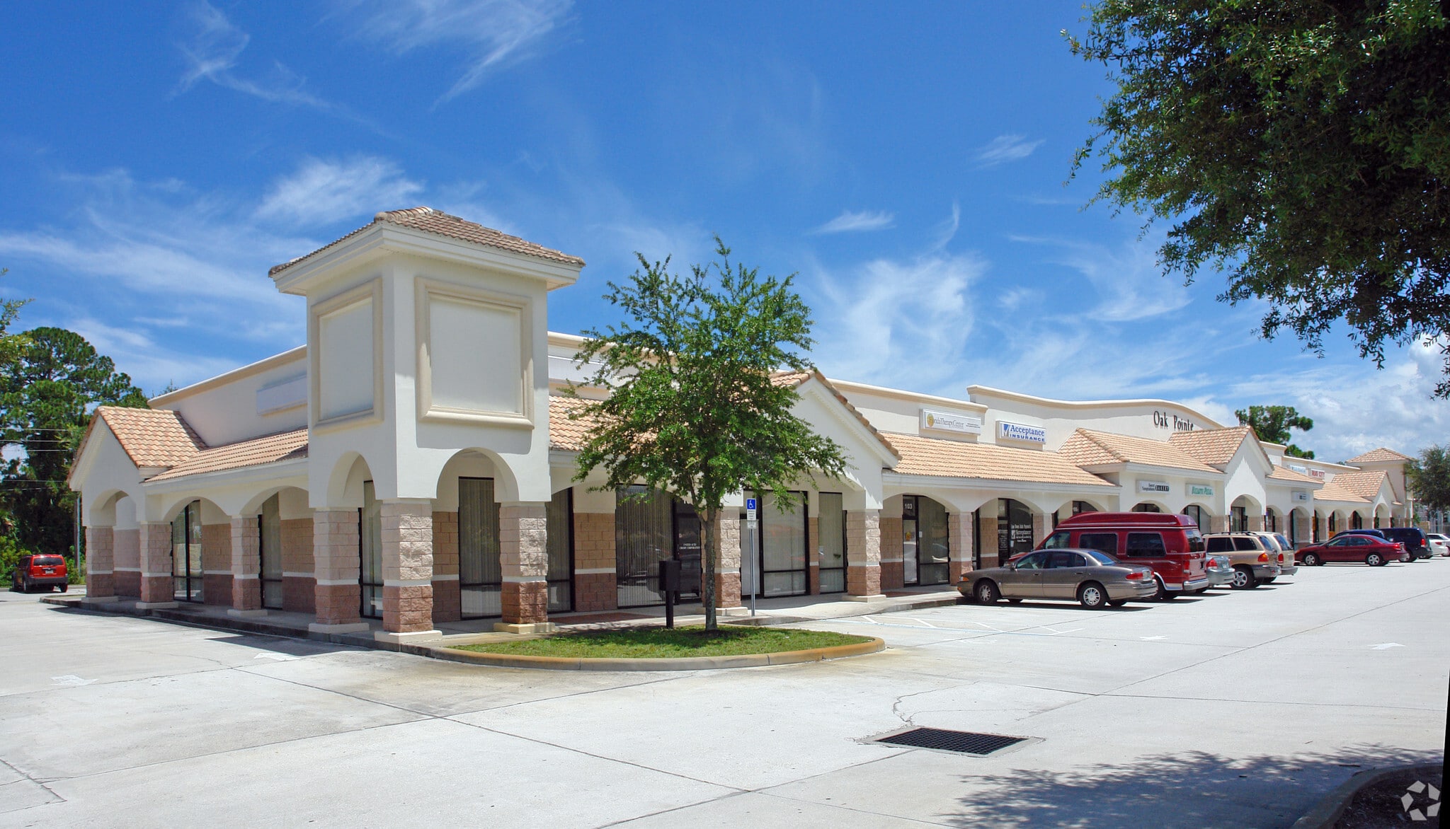 635 S Wickham Rd, West Melbourne, FL à louer Photo principale– Image 1 sur 8