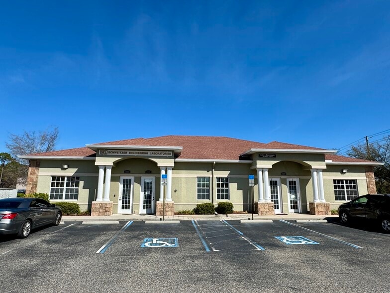 2527 Seven Springs Blvd, New Port Richey, FL à vendre - Photo de l’immeuble – Image 3 sur 16