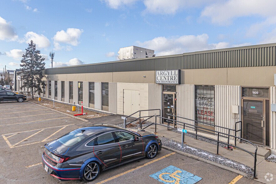 6325 Gateway Blvd NW, Edmonton, AB à louer - Photo de l’immeuble – Image 1 sur 3